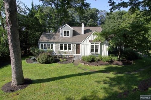 337 Lake St, Upper Saddle River, NJ 07458-1751