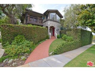 12135 Stanwood Dr, Los Angeles, CA 90066-1052