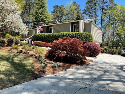 1432 Somerset Way, Lilburn, GA 30047-2032