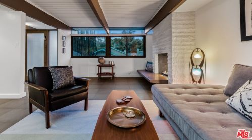 2430 Bywood Dr, Glendale CA  91206-4703 exterior