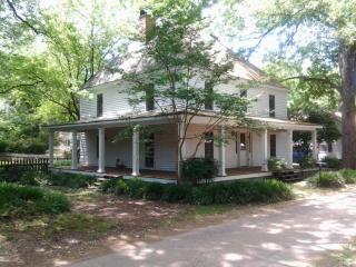 54 Meadow Ave, Colbert, GA 30628-3212