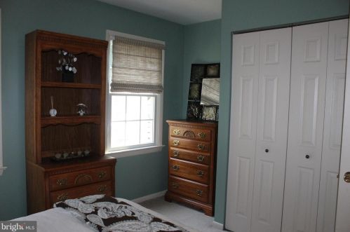 2482 Creek View Dr, Lancaster PA  17602-1451 exterior