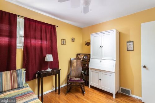 29 Wolf Dr, Trenton NJ 08610-1122 exterior