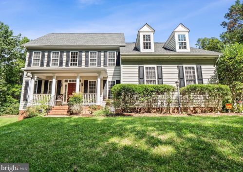 8635 Laroque Run Dr, Fredericksburg, VA 22407-1911