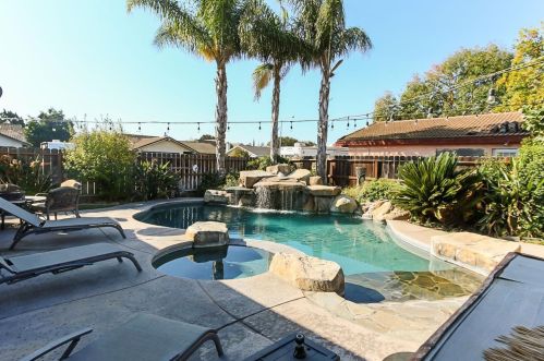 1847 Elmwood Ln, Manteca, CA 95336-2620