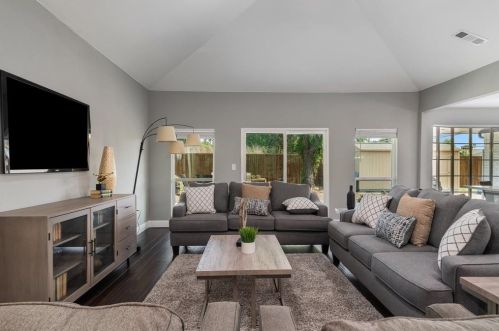 4208 Glenaire Dr, Dallas, TX 75229-4150