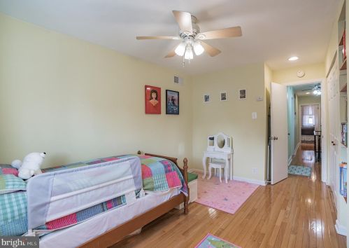 2341 10th St, Philadelphia PA 19133-1512 exterior