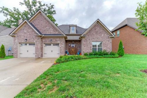 1113 Stockwell Dr, Murfreesboro, TN 37128-3995