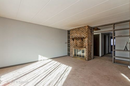 3710 215th St, Matteson, IL 60443-2757