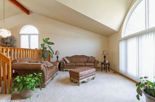 5711 Kathryn Ln, Matteson, IL 60443-1259
