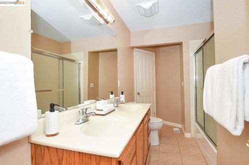 256 Douglas Ln, Concord, CA 94523-4616