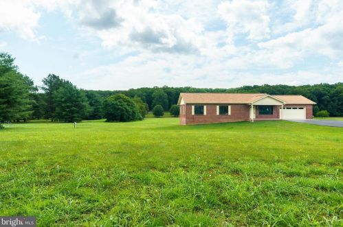 75 Hillcrest Rd, Edinburg, VA 22824-2959