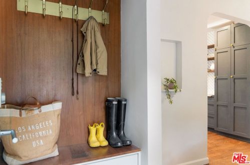 1520 Columbia Dr, Glendale CA  91205-3508 exterior