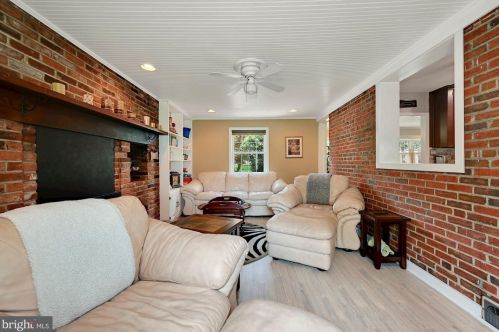 457 Crystal Lake Ave, Tavistock NJ 08033-2819 exterior