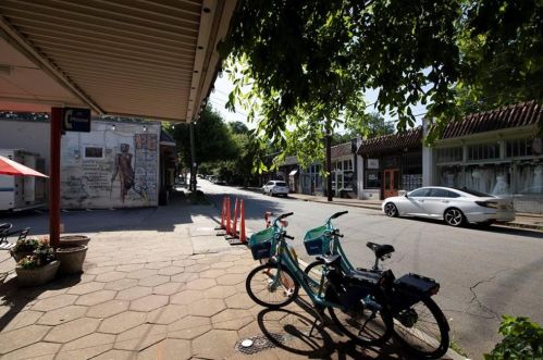 1332 Hooper Ave, Atlanta GA  30307-2014 exterior