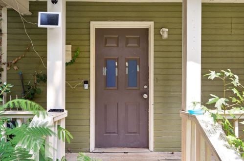 5720 Boggs Dr, Stone Mountain, GA 30087-5779