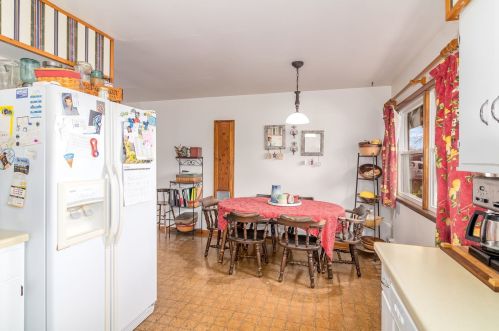 217 Maplewood Dr, Sycamore IL  60178-1237 exterior