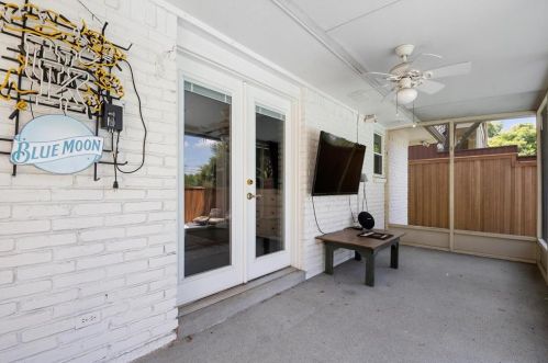 7305 Crofton Dr, Dallas TX  75231-4807 exterior