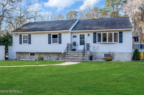 304 Chippewa Dr, Jackson Twp, NJ 08527-4646