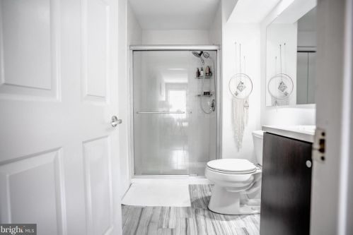 914 Eagles Chase Dr, Trenton NJ  08648-2545 exterior