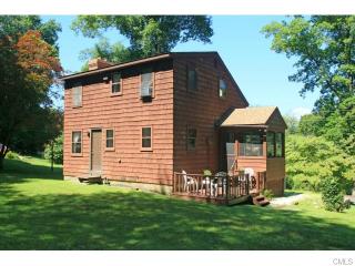 3 Old Bethel Rd, Newtown, CT 06470-1407