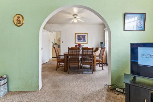 7357 Chestnut St, Gilroy, CA 95020-6207