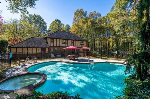 17501 New Hampshire Ave, Ashton MD  20861-9791 exterior