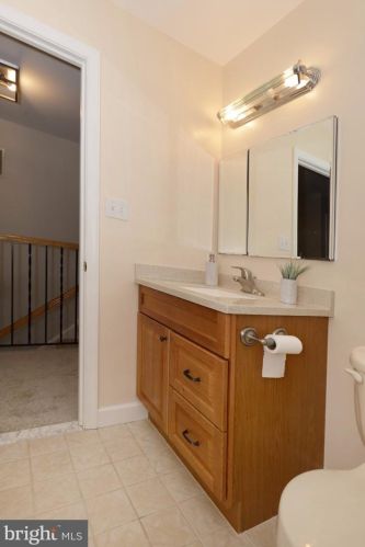 7099 Game Lord Dr, Springfield VA  22153-1312 exterior