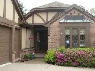 6755 Pine Creek Dr, Toledo, OH 43617-1273