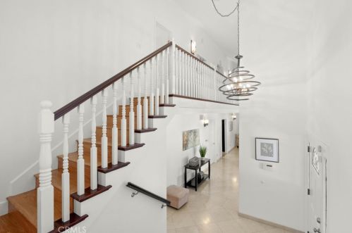 1851 Greenbriar Rd, Glendale CA  91207-1064 exterior