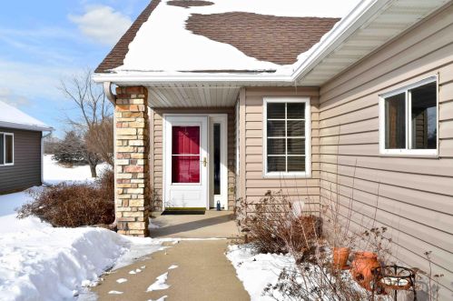 210 Red School Ln, Theilman, MN 55945-8875
