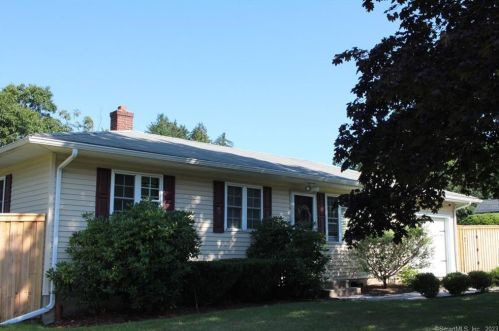 3 Wayne Rd, Wallingford, CT 06492-3032