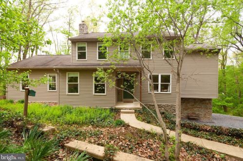 818 Leed Hill Rd, Ephrata, PA 17522-8433