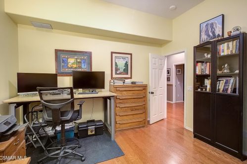 1267 Fitzgerald Rd, Simi Valley CA 93065-4480 exterior