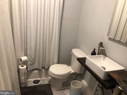 23 Walnut St, Lancaster PA  17602-2451 exterior