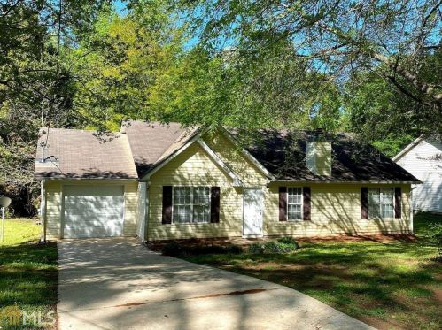 11043 Shannon Cir, Hampton, GA 30228-3315
