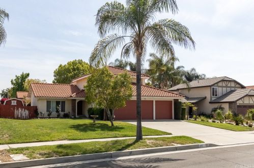 642 Riverview Dr, Redlands, CA 92374-1716