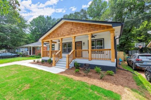 240 Maple St, Atlanta, GA 30354-1206