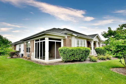 2819 Normandy Cir, Naperville, IL 60564-4668