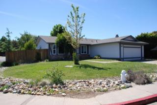 691 Oakbrook Dr, Fairfield CA  94534-6840 exterior