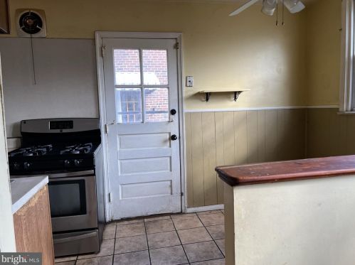 610 Longshore Ave, Philadelphia PA 19111-4423 exterior