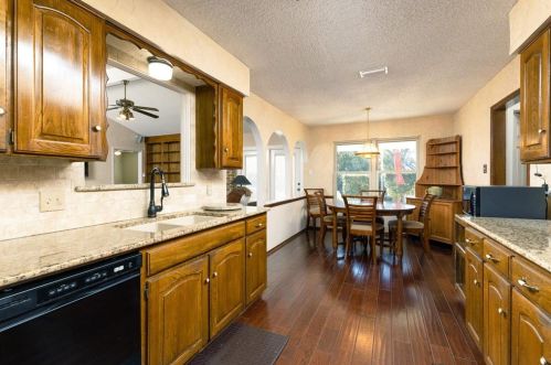 6504 Victoria Ave, Fort Worth TX  76180-8048 exterior