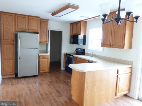 156 Canna St, Browns Mills, NJ 08015-2075