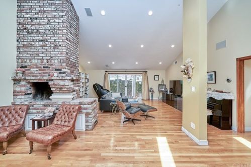 3004 Altura Ave, Glendale CA 91214-3602 exterior