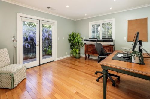 1079 Los Altos Ave, Los Altos CA 94022-1018 exterior