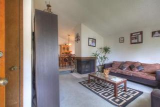 8452 17th Ave, Seattle, WA 98106-2306