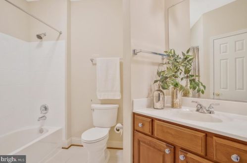 8820 Shining Oceans Way, Columbia MD  21045-5958 exterior