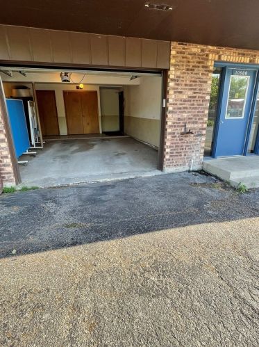 10600 Brooklodge Ln, Palos Hills IL  60465-1937 exterior