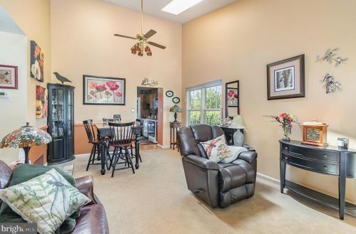 6161 Spring Knoll Dr, Harrisburg, PA 17111-6805