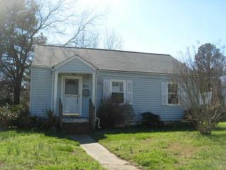311 Darby Ave, Hampton, VA 23663-1305